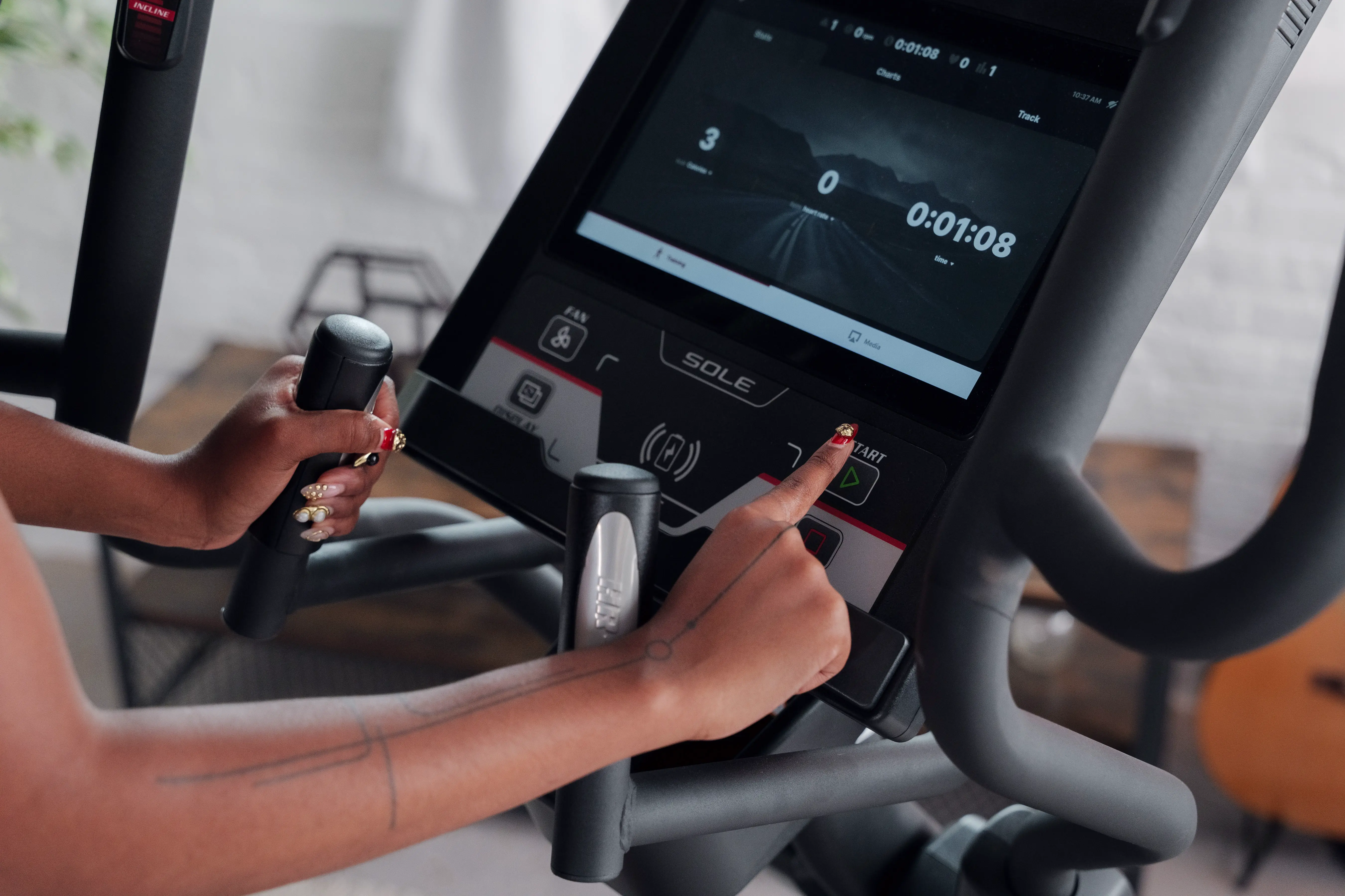 SOLE E95 Elliptical - Image 11