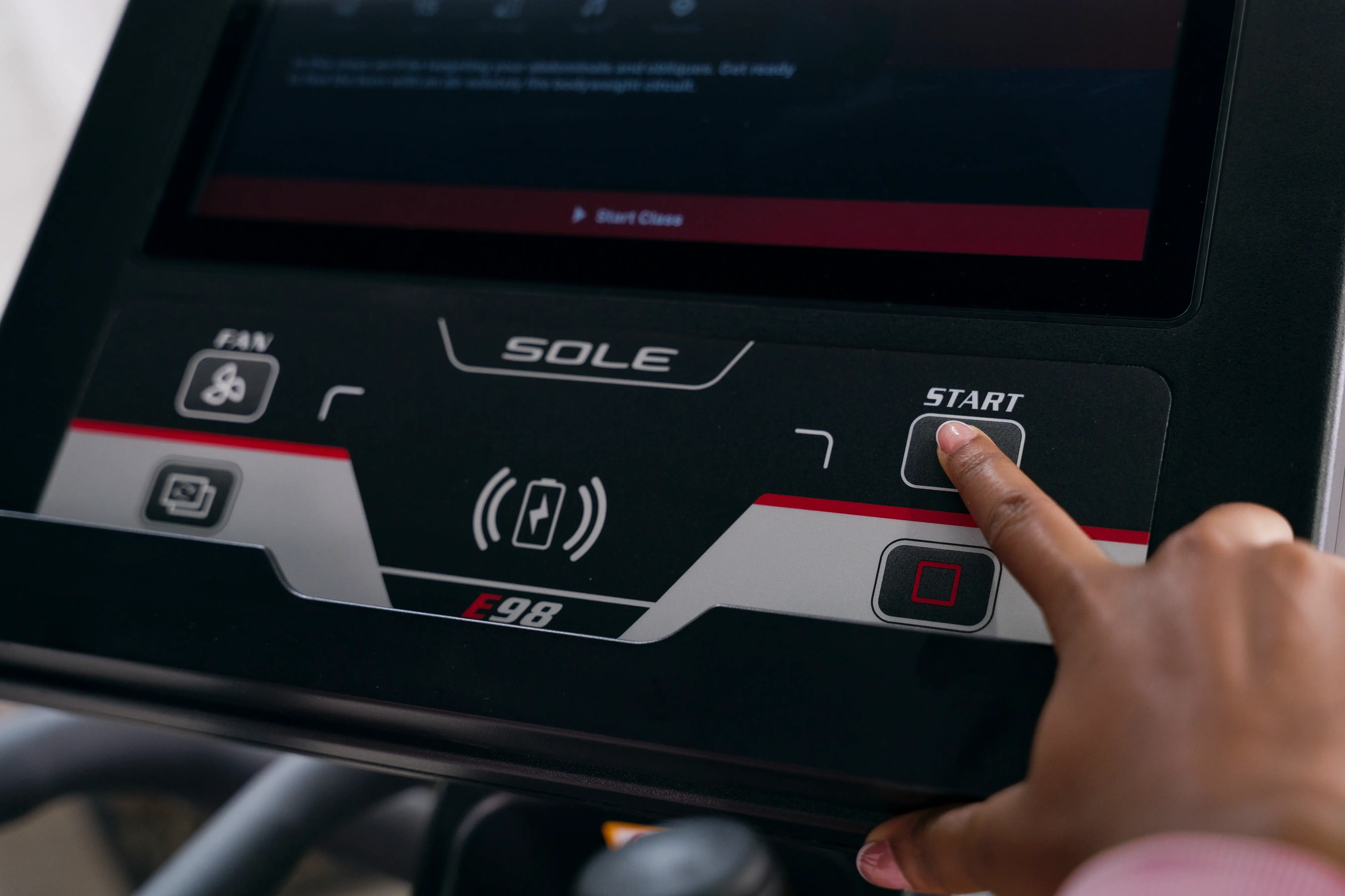 SOLE E98 Elliptical - Image 27