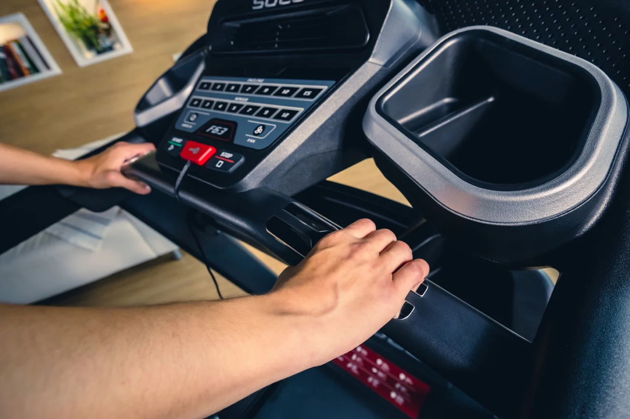 SOLE F63 Treadmill - Image 17