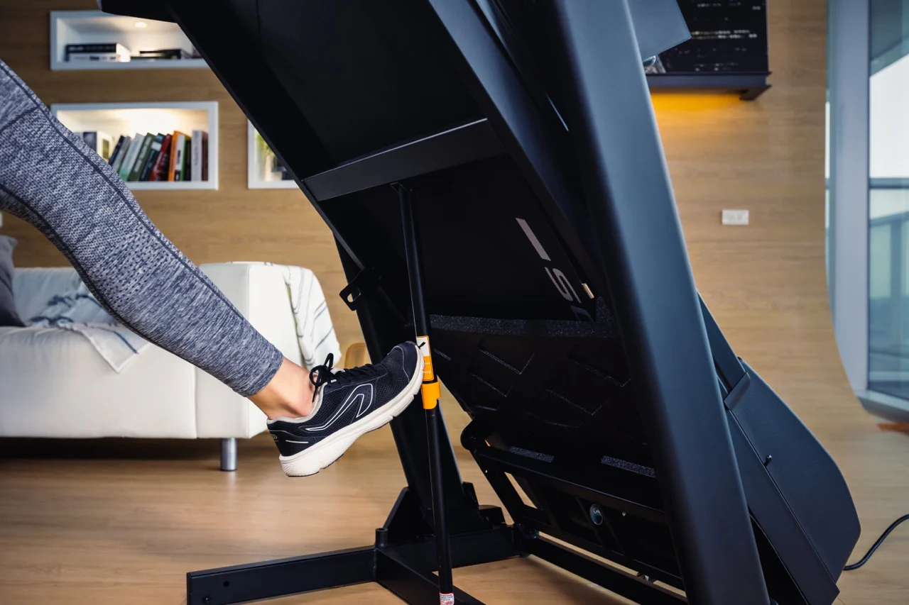 SOLE F63 Treadmill - Image 30