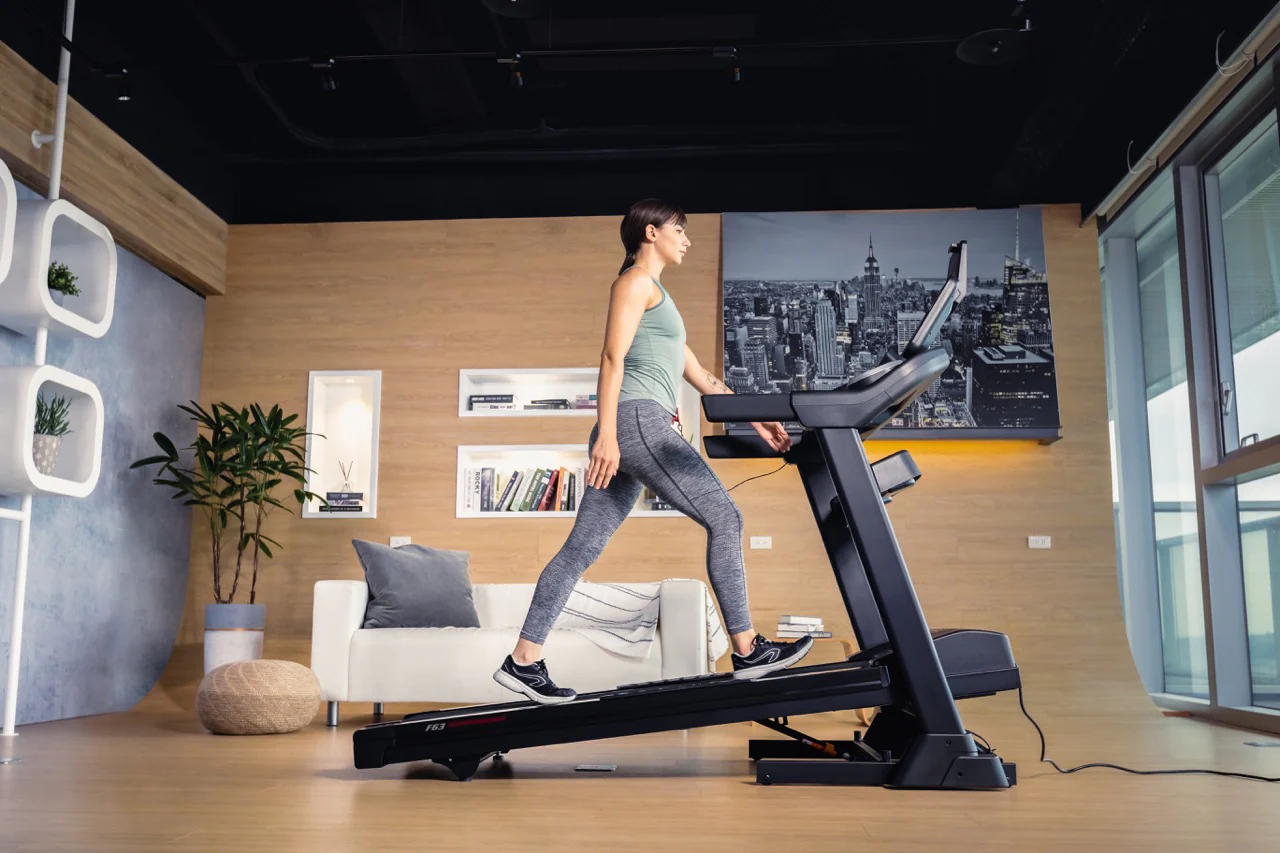 SOLE F63 Treadmill - Image 9