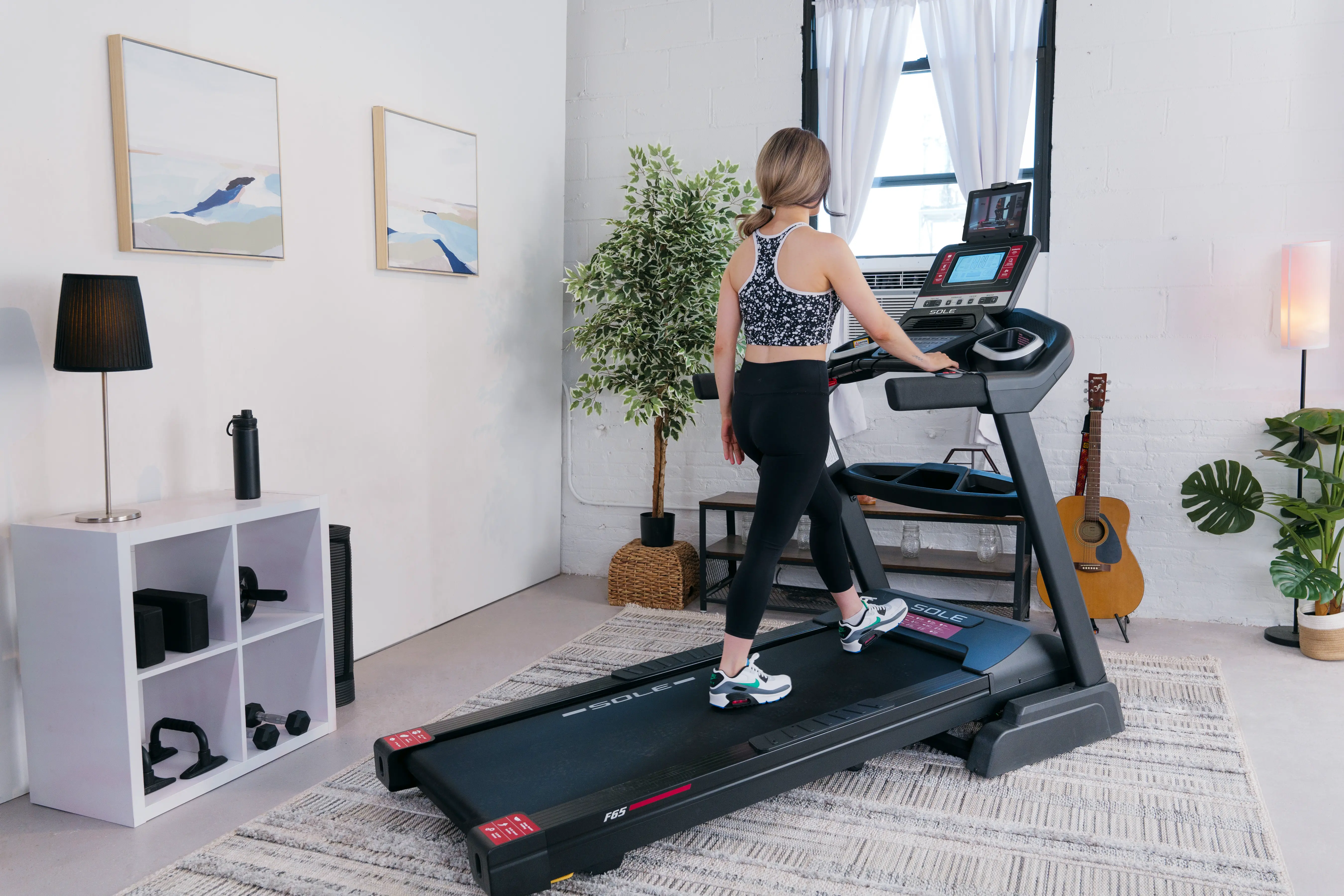 SOLE F65 Treadmill - Image 4