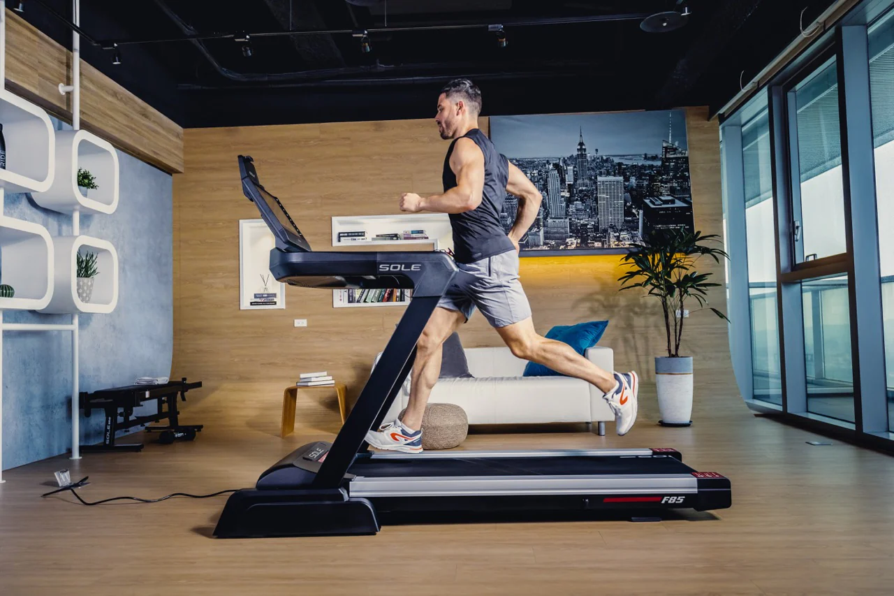 SOLE F85 Treadmill - Image 9