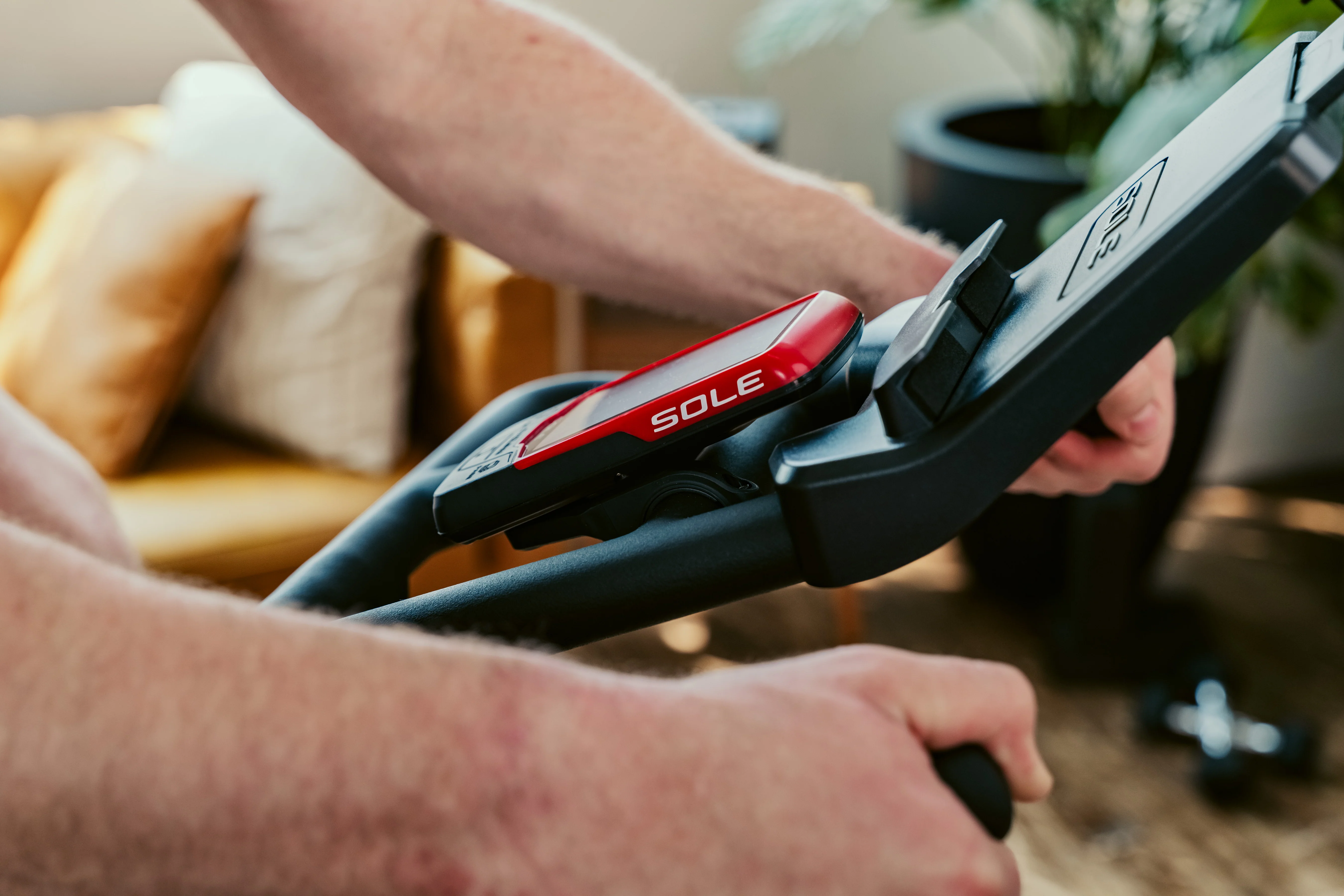 SOLE SB900 Exercise Bike - Image 16