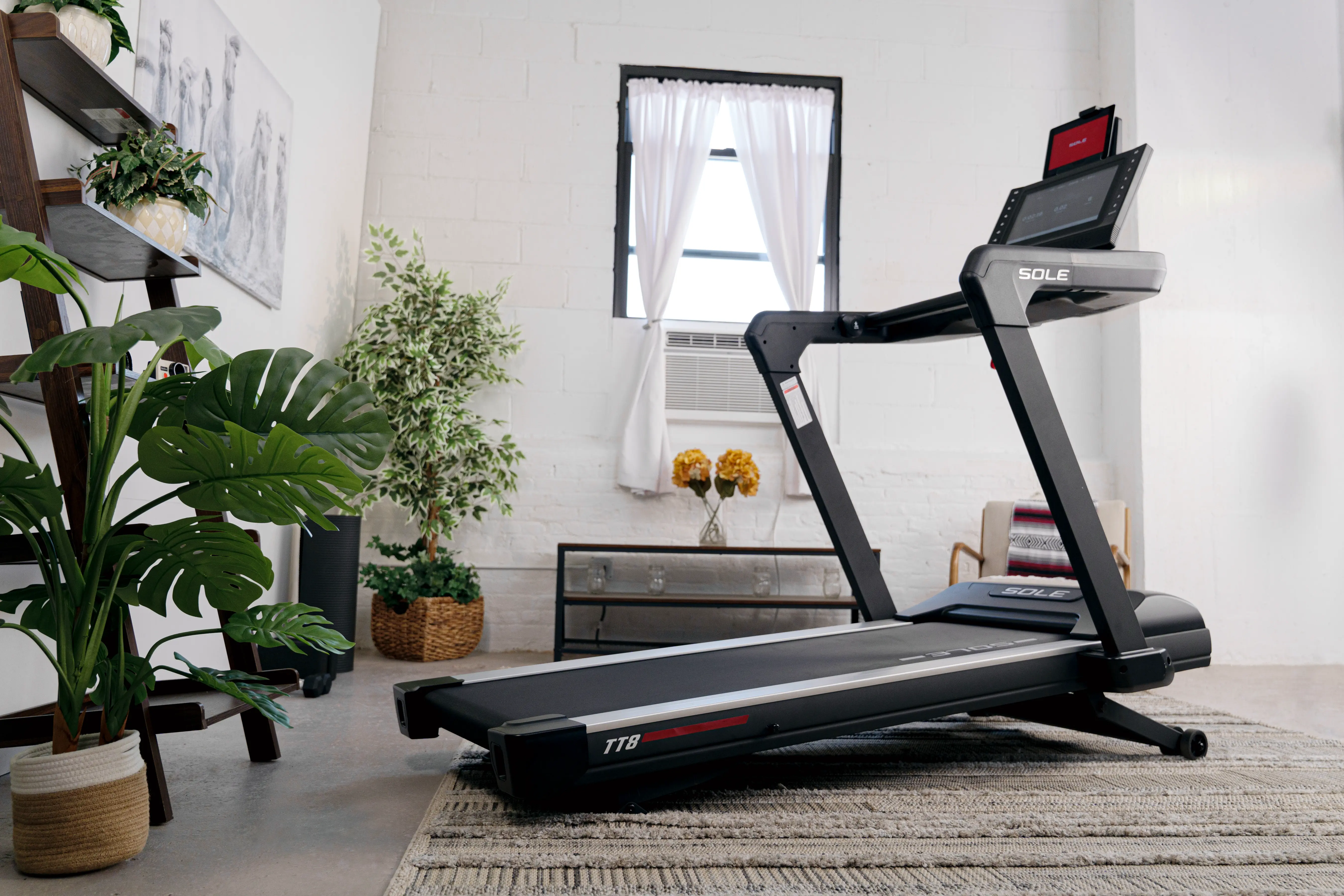 SOLE TT8 Treadmill - Image 20