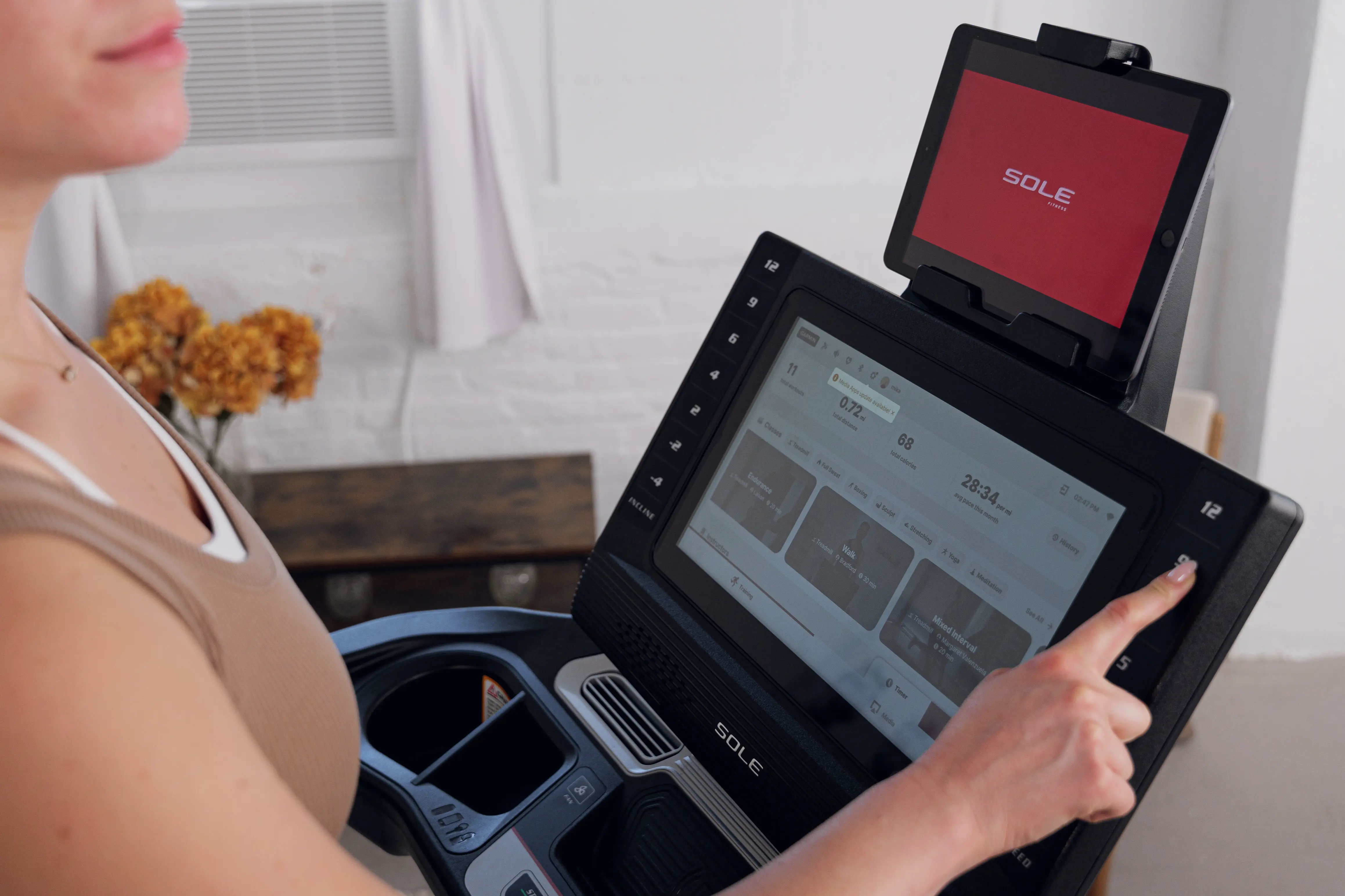 SOLE TT8 Treadmill - Image 23