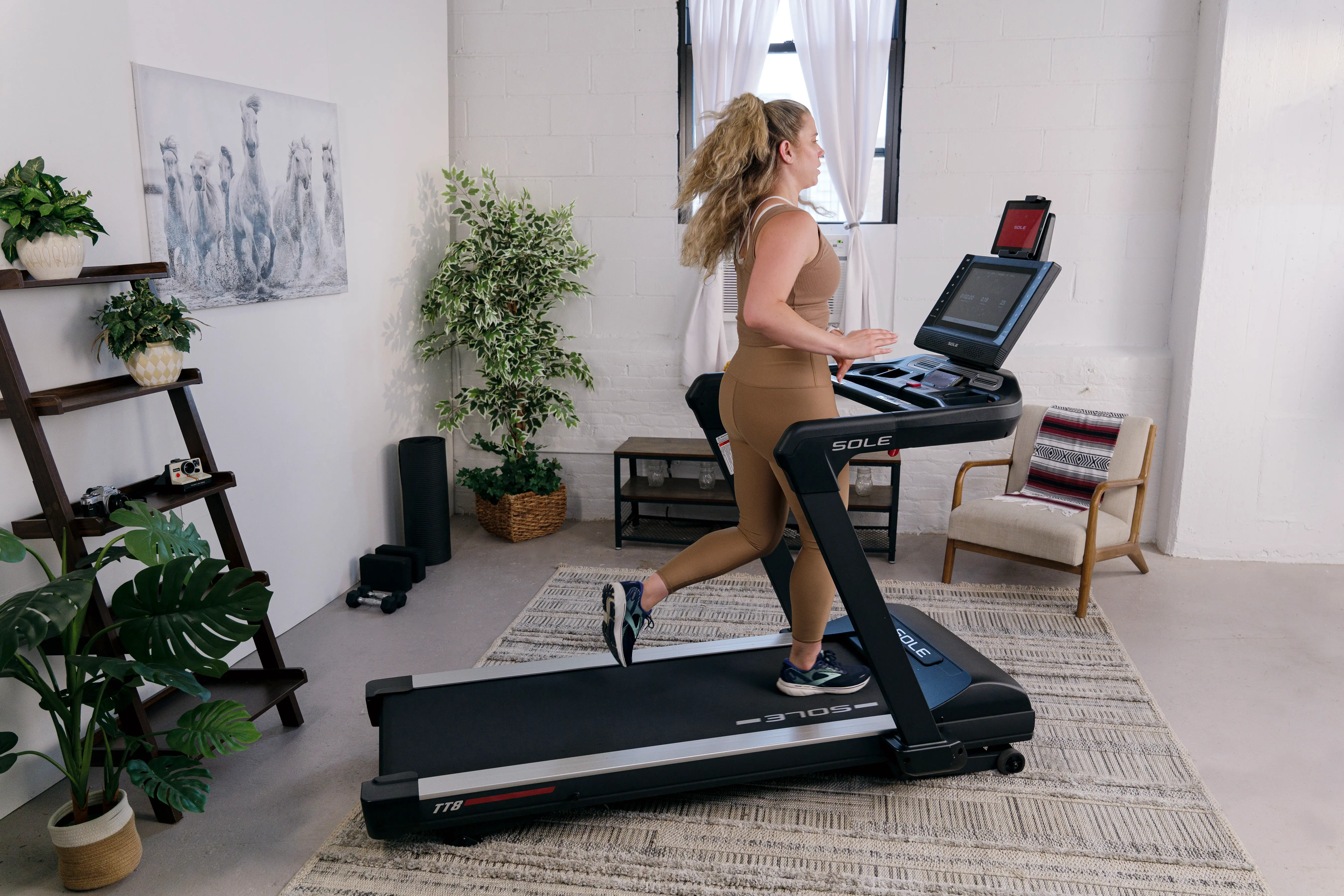 SOLE TT8 Treadmill - Image 4